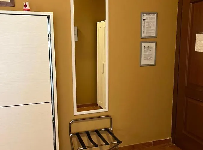 Corso Porta Nuova 39 3*