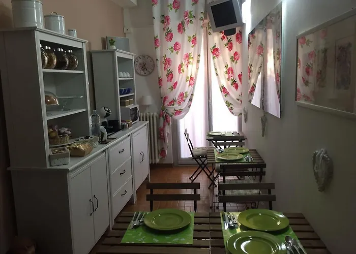 Corso Porta Nuova 39 3*