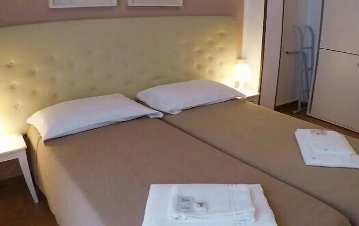 Corso Porta Nuova 39 3*